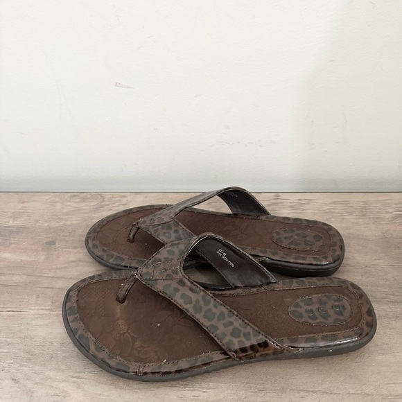 BOC Born Concept Women’s Leopard Print Thong Flat Sandal Shoe Size 10 - Picture 3 of 7